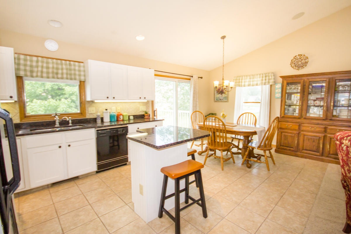 3112 Riley Ridge Road Holland, MI 49424 - Photo 6 of 20 IMG_6858