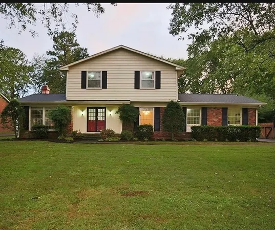 $499,000 | 727 Harpeth Parkway West, Nashville, TN 37221