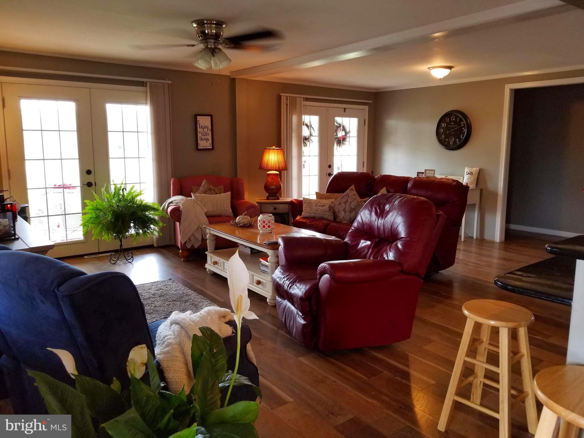 5741 Pious Ridge Road Berkeley Springs, WV 25411 - Photo 13 of 30 Interior (General)