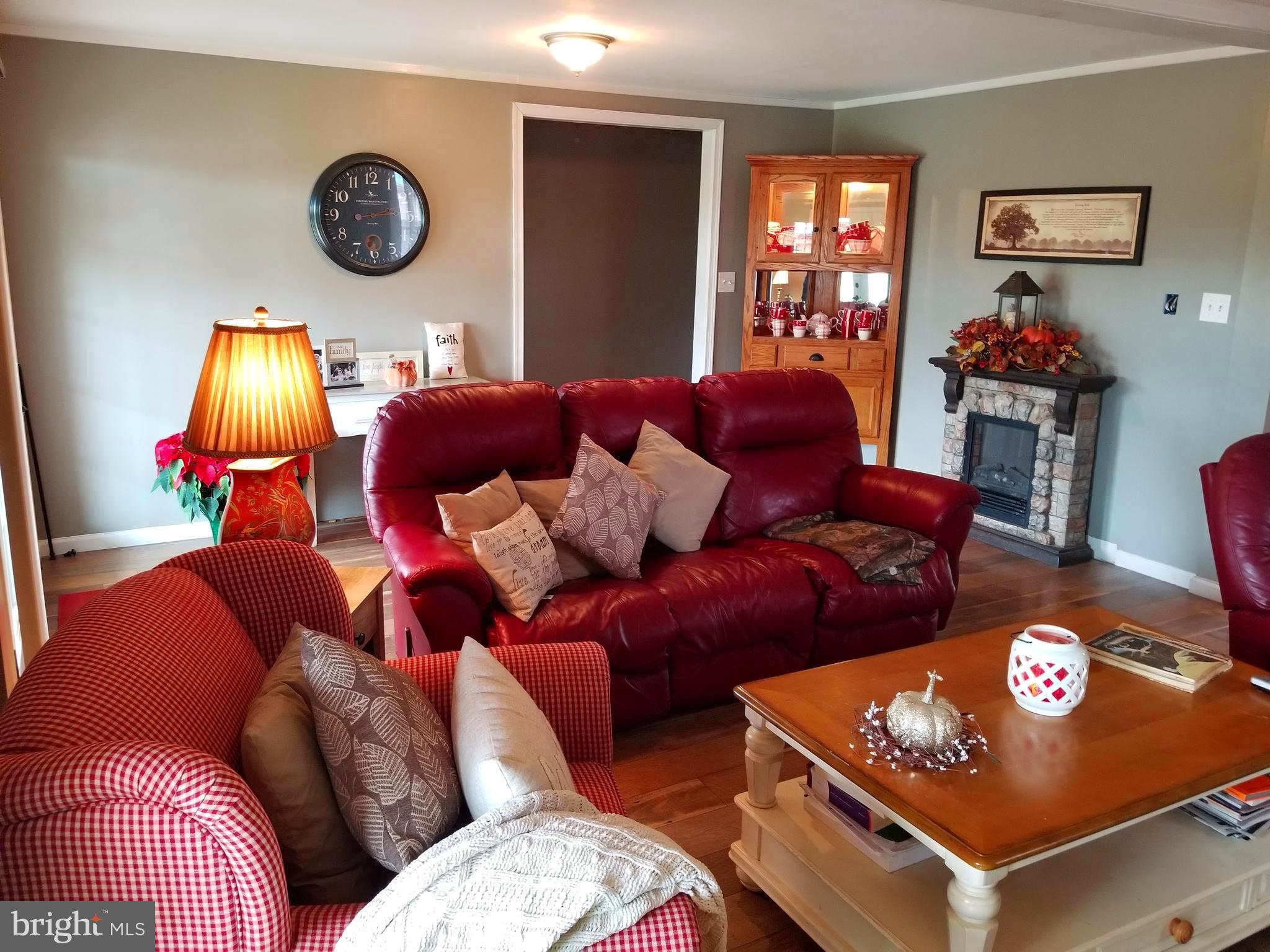 5741 Pious Ridge Road Berkeley Springs, WV 25411 - Photo 14 of 30 Interior (General)