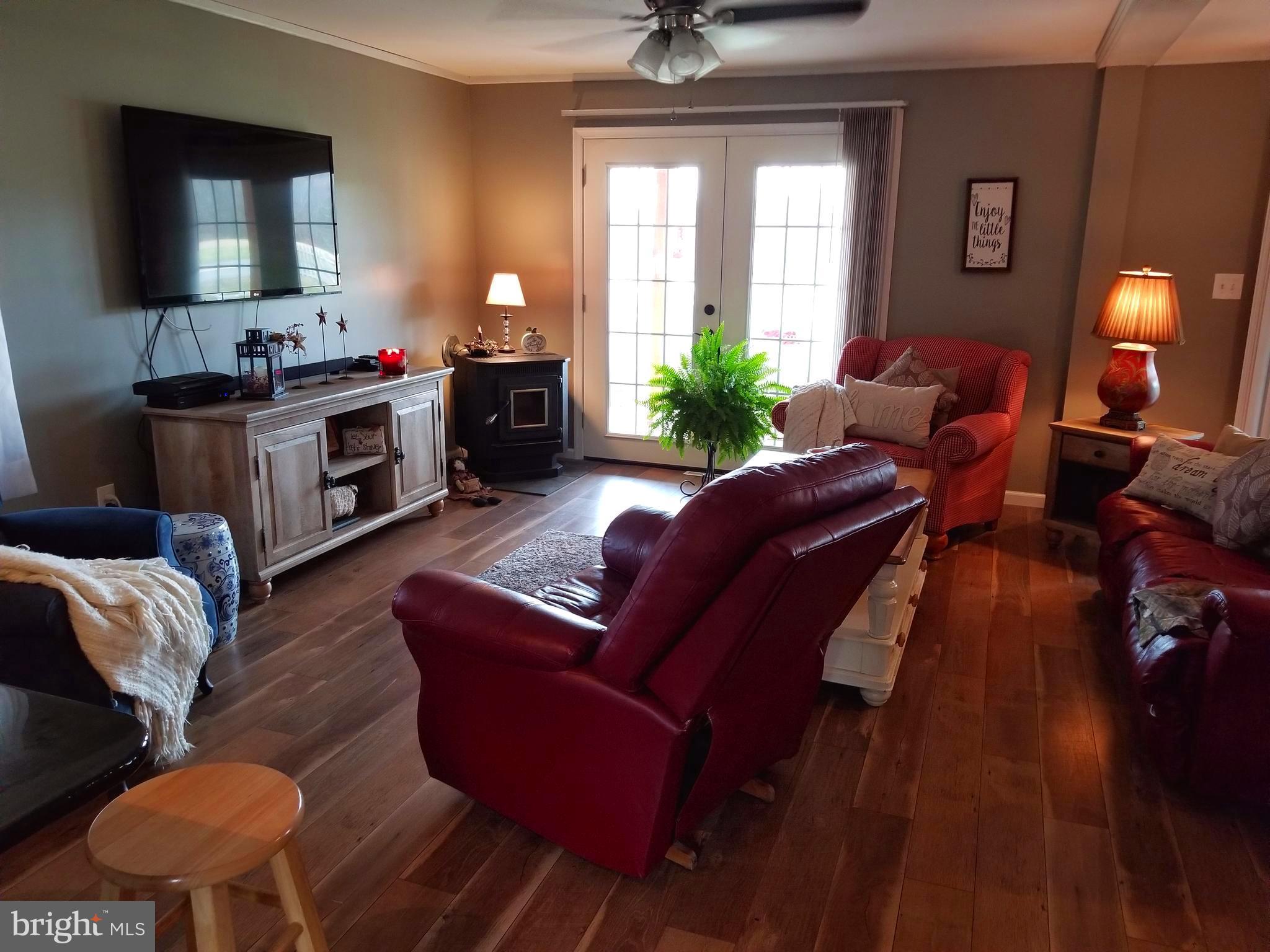 5741 Pious Ridge Road Berkeley Springs, WV 25411 - Photo 16 of 30 Interior (General)