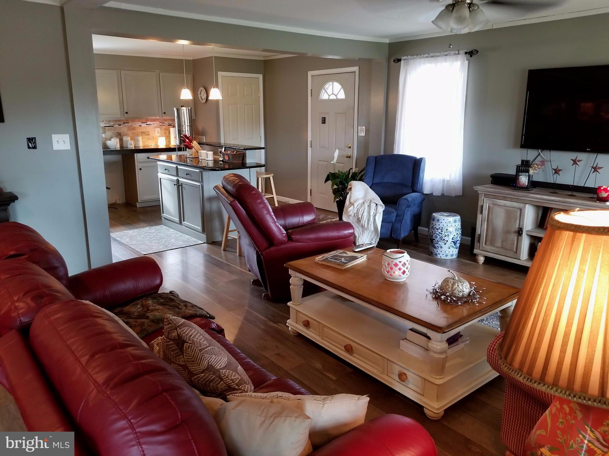 5741 Pious Ridge Road Berkeley Springs, WV 25411 - Photo 18 of 30 Interior (General)