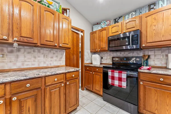 $549,900 | 23371 650th Avenue, Alden, MN 56009