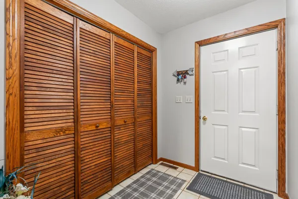 $549,900 | 23371 650th Avenue, Alden, MN 56009