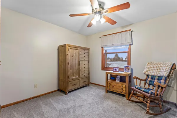 $549,900 | 23371 650th Avenue, Alden, MN 56009