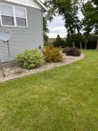 $549,900 | 23371 650th Avenue, Alden, MN 56009