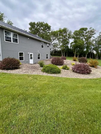 $549,900 | 23371 650th Avenue, Alden, MN 56009