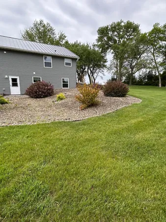 $549,900 | 23371 650th Avenue, Alden, MN 56009