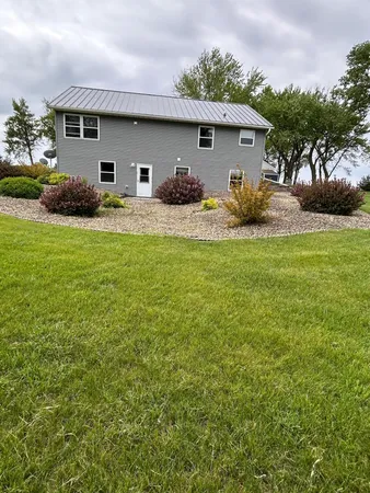 $549,900 | 23371 650th Avenue, Alden, MN 56009