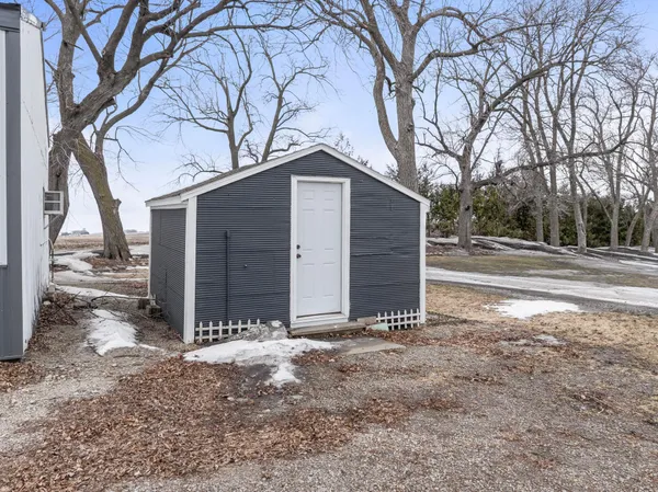 $549,900 | 23371 650th Avenue, Alden, MN 56009