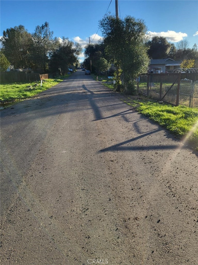 2810 10th Street Clearlake, CA 95422 - Photo 4 of 11 a view of a yard with a house