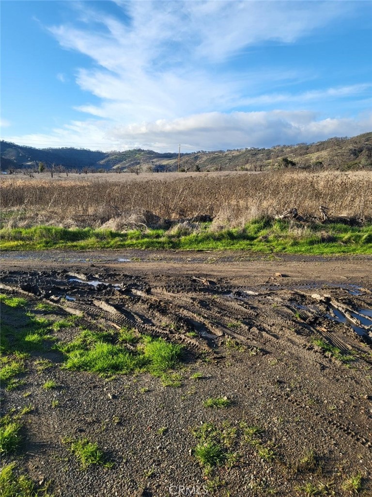 2810 10th Street Clearlake, CA 95422 - Photo 7 of 11 a view of a field with an ocean