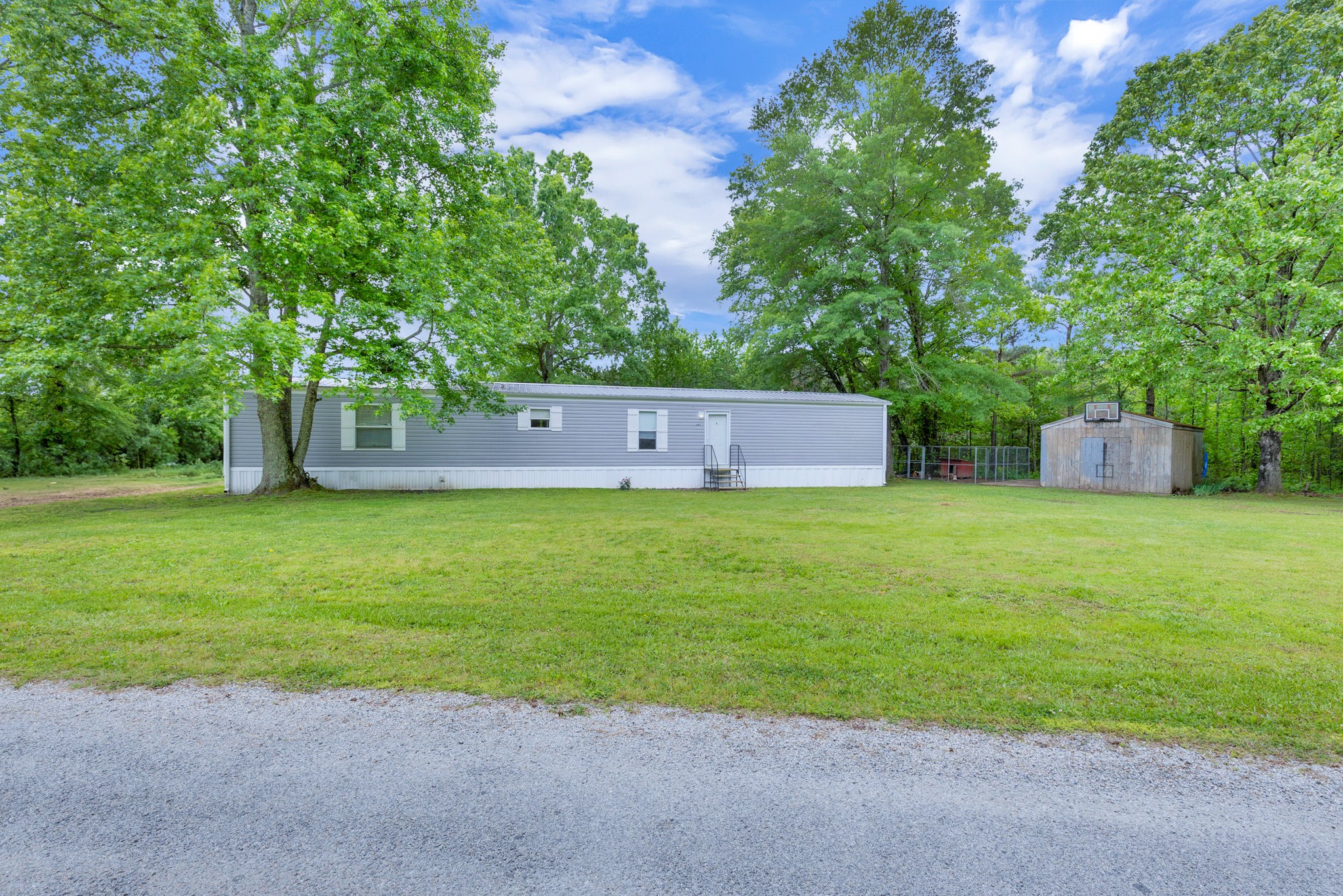 245 Henderson Road Hohenwald, TN 38462 - Photo 2 of 27 Gallery Image 2