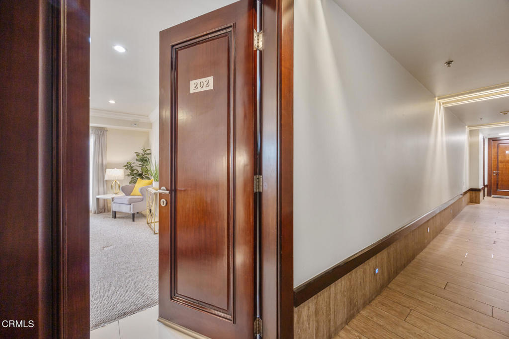 120 South Mentor Avenue, Unit 202 Pasadena, CA 91106 - Photo 35 of 40