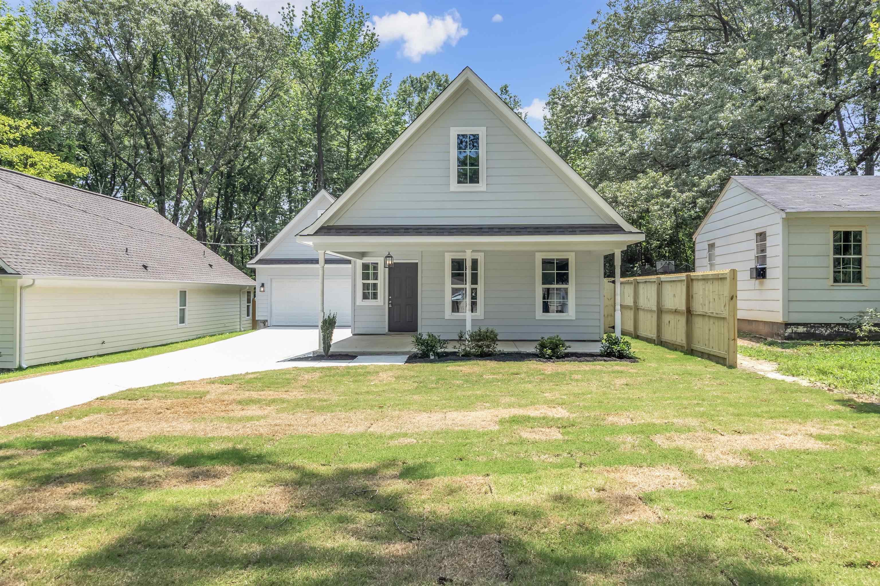 395 Hewlett Road Memphis, TN 38109 - Photo 1 of 23