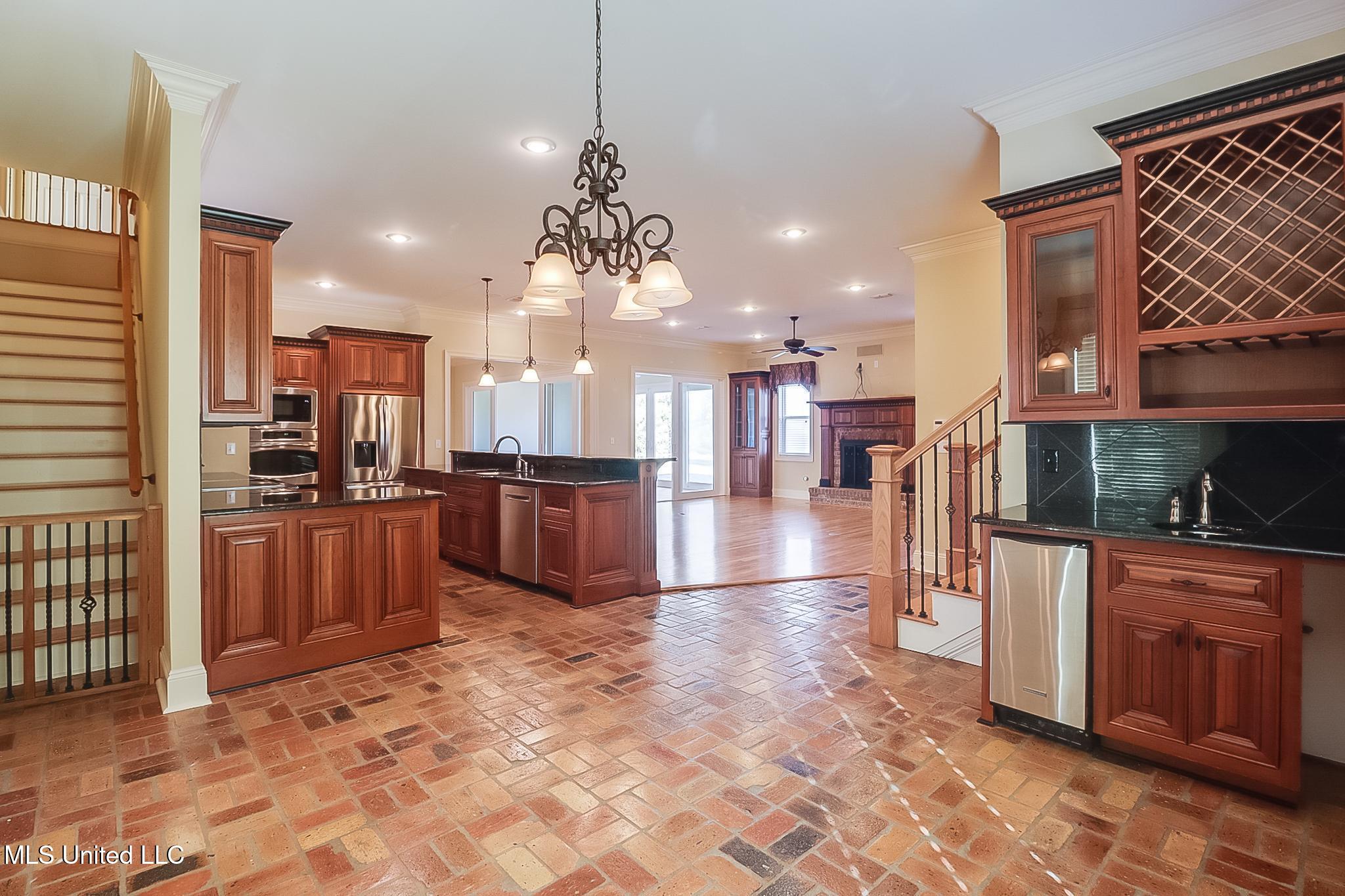 19910 Red Oak Road Saucier, MS 39574 - Photo 24 of 78 Breakfast area/bar