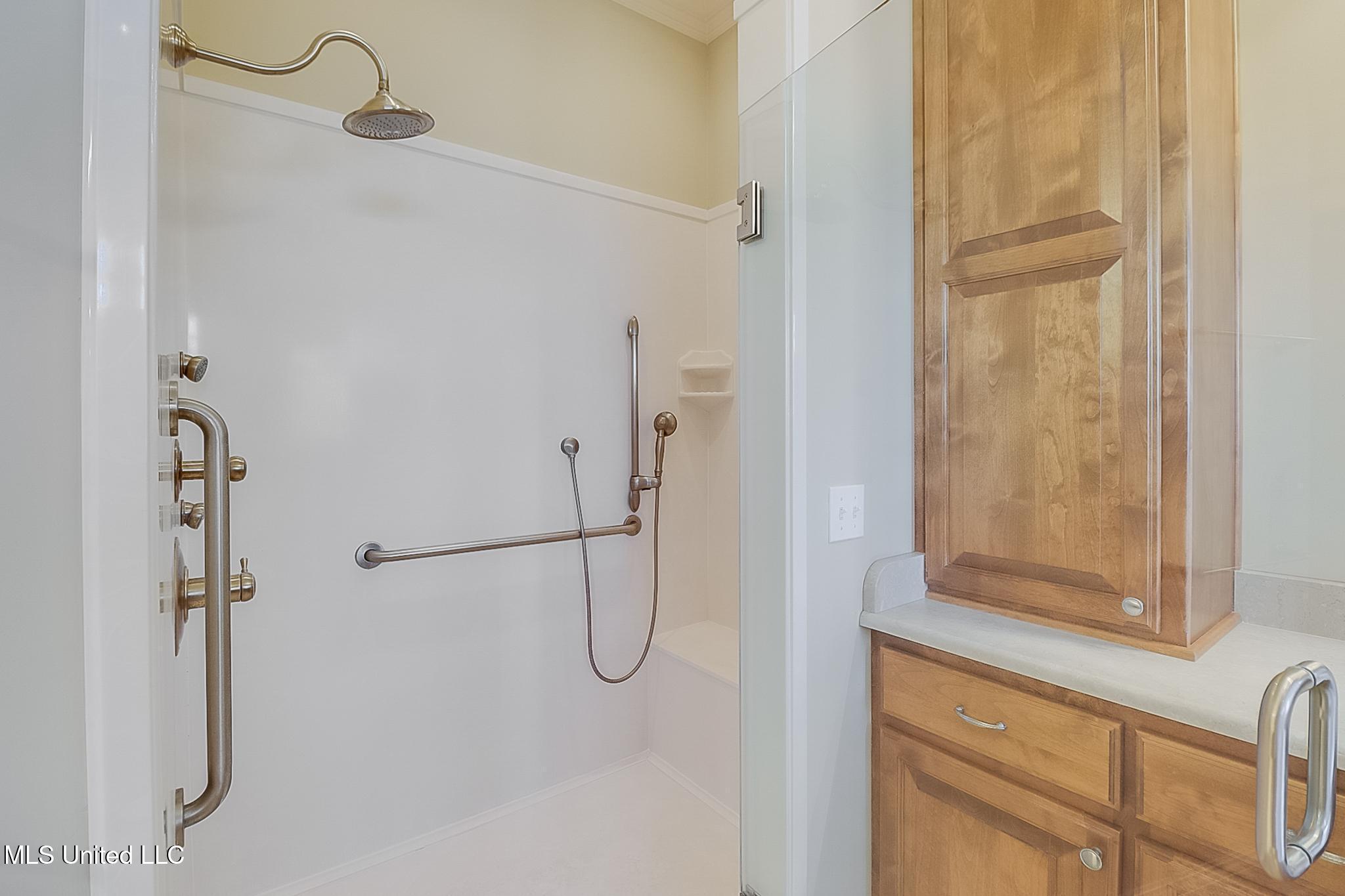 19910 Red Oak Road Saucier, MS 39574 - Photo 34 of 78 Primary bath