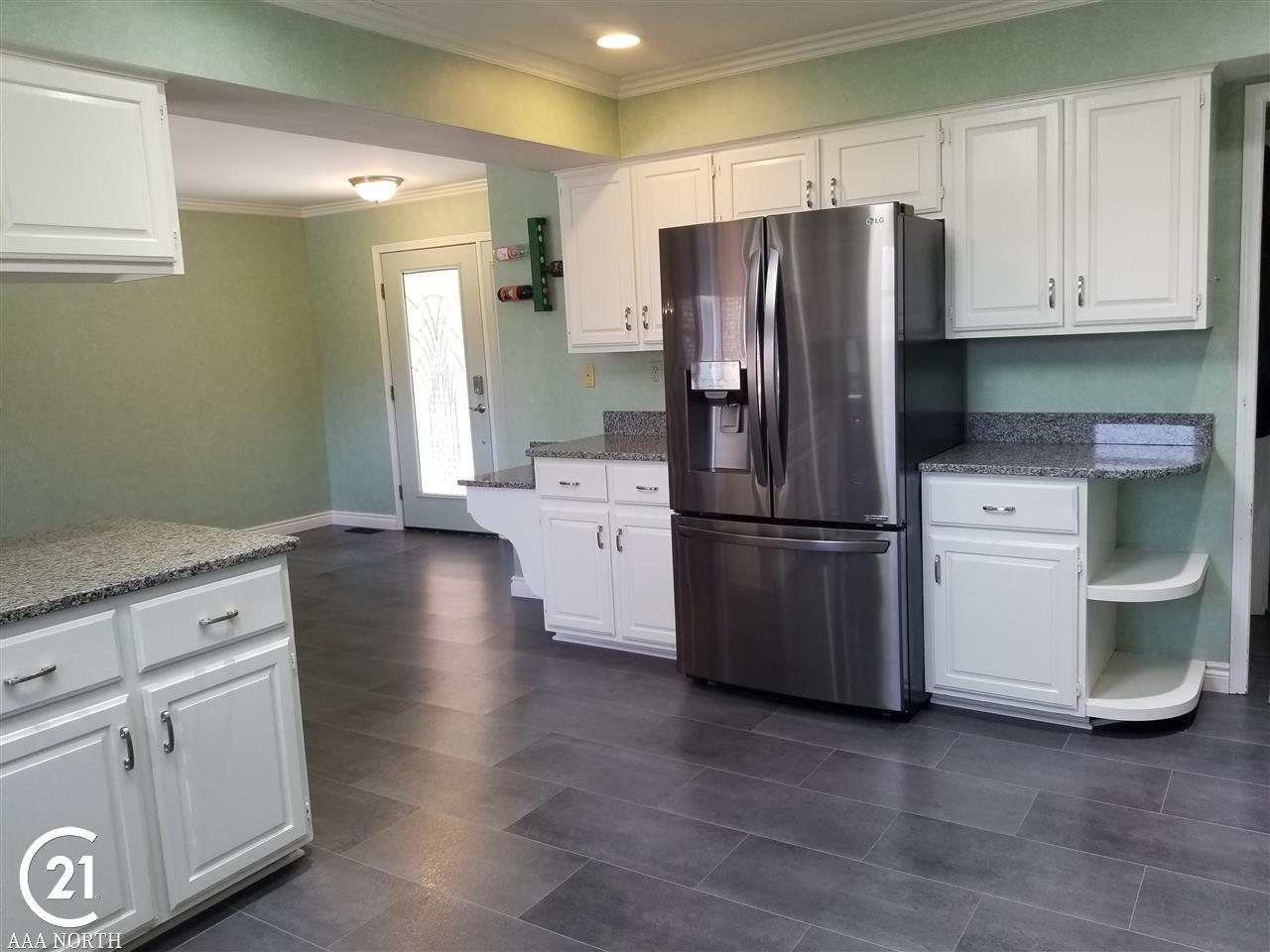 18975 Armada Ridge Road Armada, MI 48005 - Photo 15 of 65 50010667-14.JPG