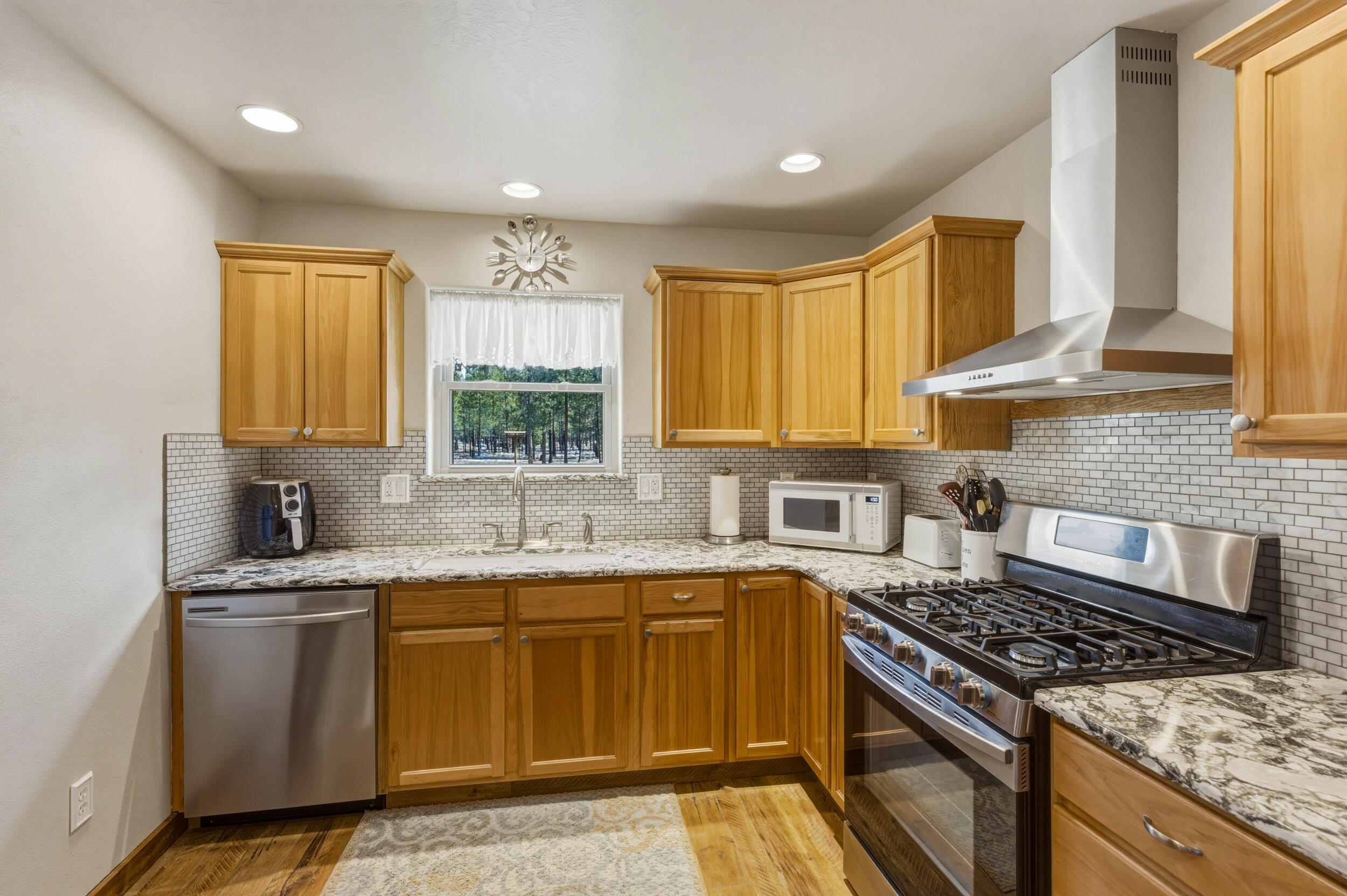 145343 Birchwood Road La Pine, OR 97739 - Photo 16 of 59 9