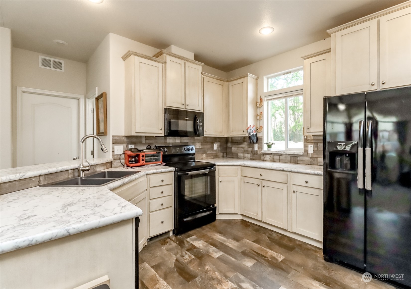 5673 Bethel Road Southeast, Unit 5 Port Orchard, WA 98367 - Photo 6 of 35 Gallery Image 6