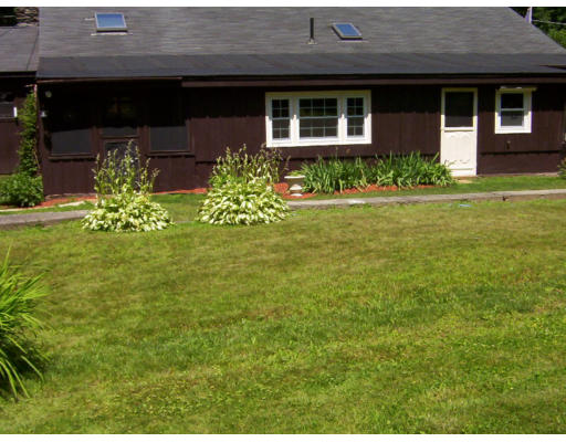 13 Farquhar Road Sturbridge, MA 01566 - Photo 4 of 7