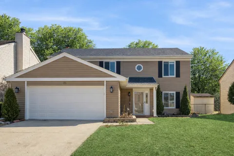 $519,900 | 35 Manchester Lane, Vernon Hills, IL 60061