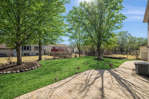 $519,900 | 35 Manchester Lane, Vernon Hills, IL 60061