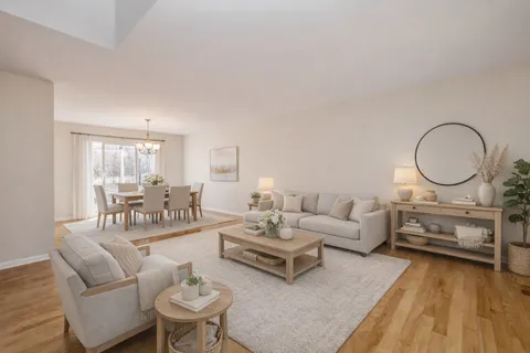 $519,900 | 35 Manchester Lane, Vernon Hills, IL 60061