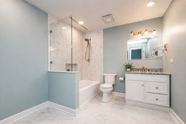 $519,900 | 35 Manchester Lane, Vernon Hills, IL 60061