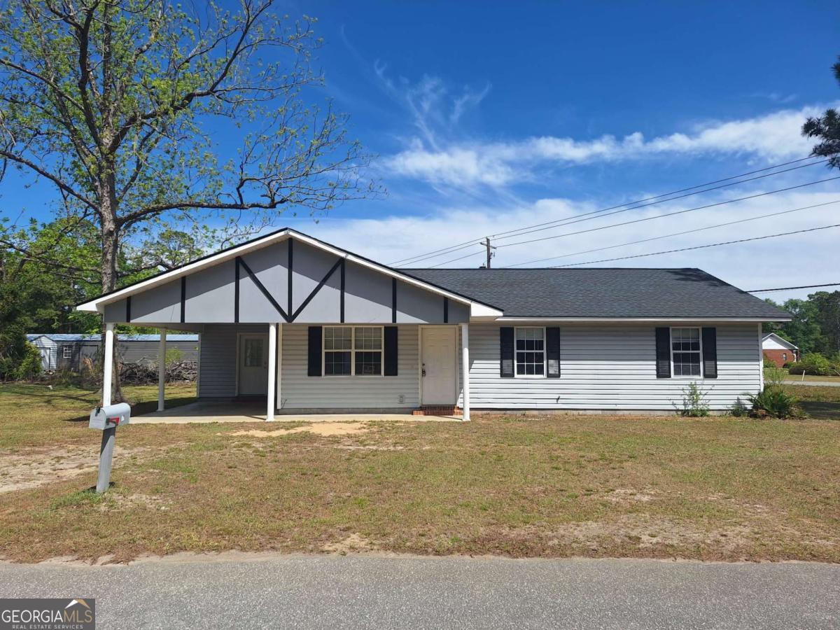 37 Faison Street Baxley, GA 31513 - Photo 1 of 17