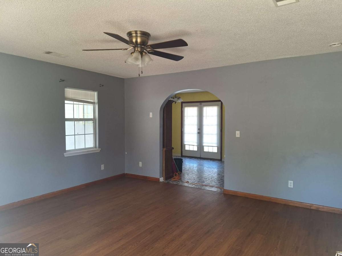 37 Faison Street Baxley, GA 31513 - Photo 5 of 17