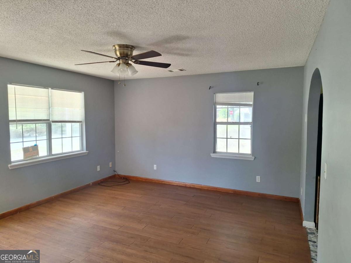 37 Faison Street Baxley, GA 31513 - Photo 6 of 17