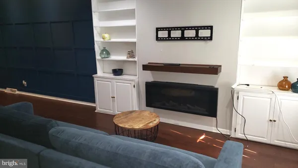 $2,195 | 903 Shallcross Avenue, Wilmington, DE 19806