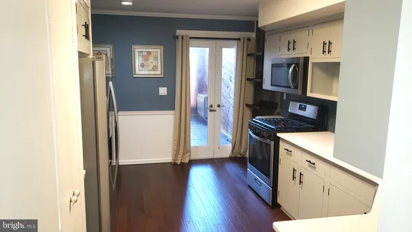 $2,195 | 903 Shallcross Avenue, Wilmington, DE 19806