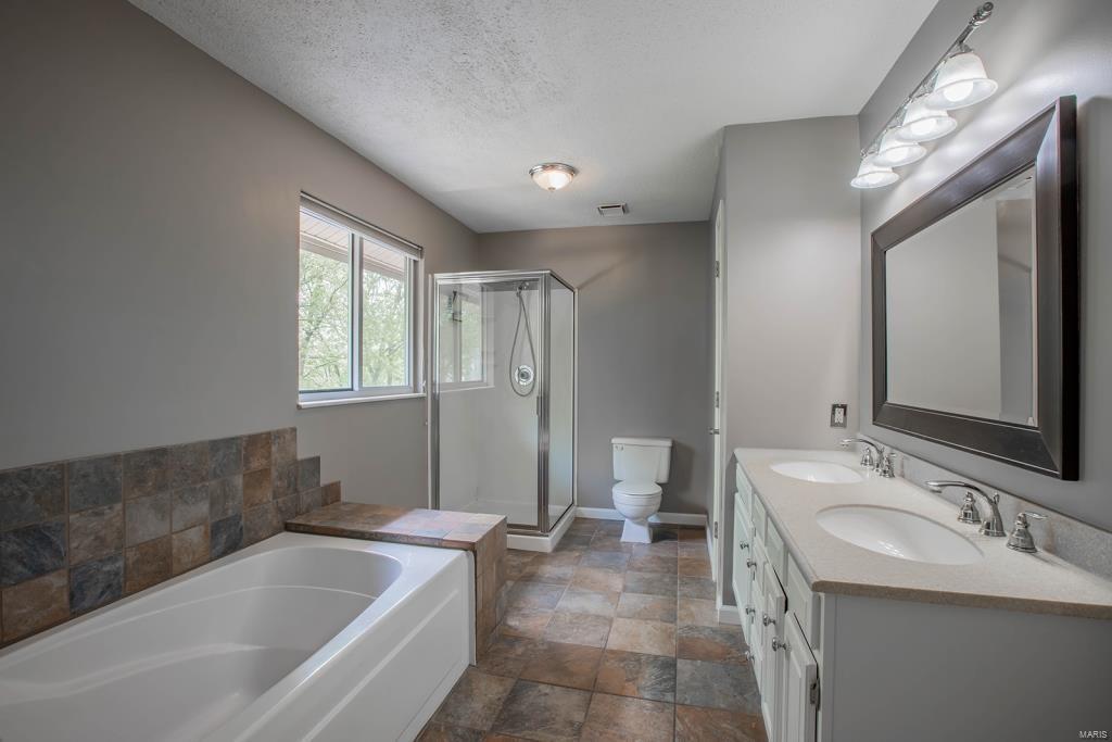 7036 Chalkstone Road St. Louis, MO 63129 - Photo 15 of 36 Gallery Image 15