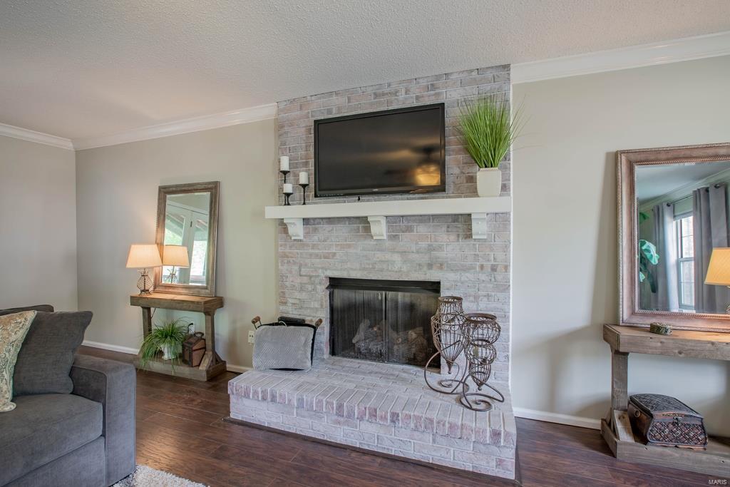 7036 Chalkstone Road St. Louis, MO 63129 - Photo 7 of 36 Gallery Image 7