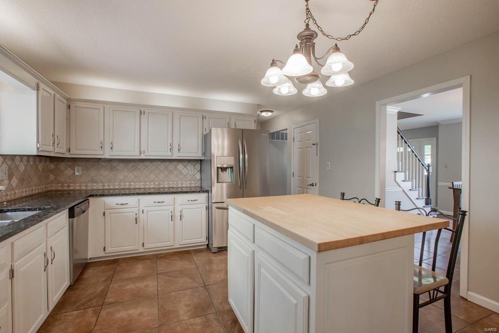 7036 Chalkstone Road St. Louis, MO 63129 - Photo 9 of 36 Gallery Image 9