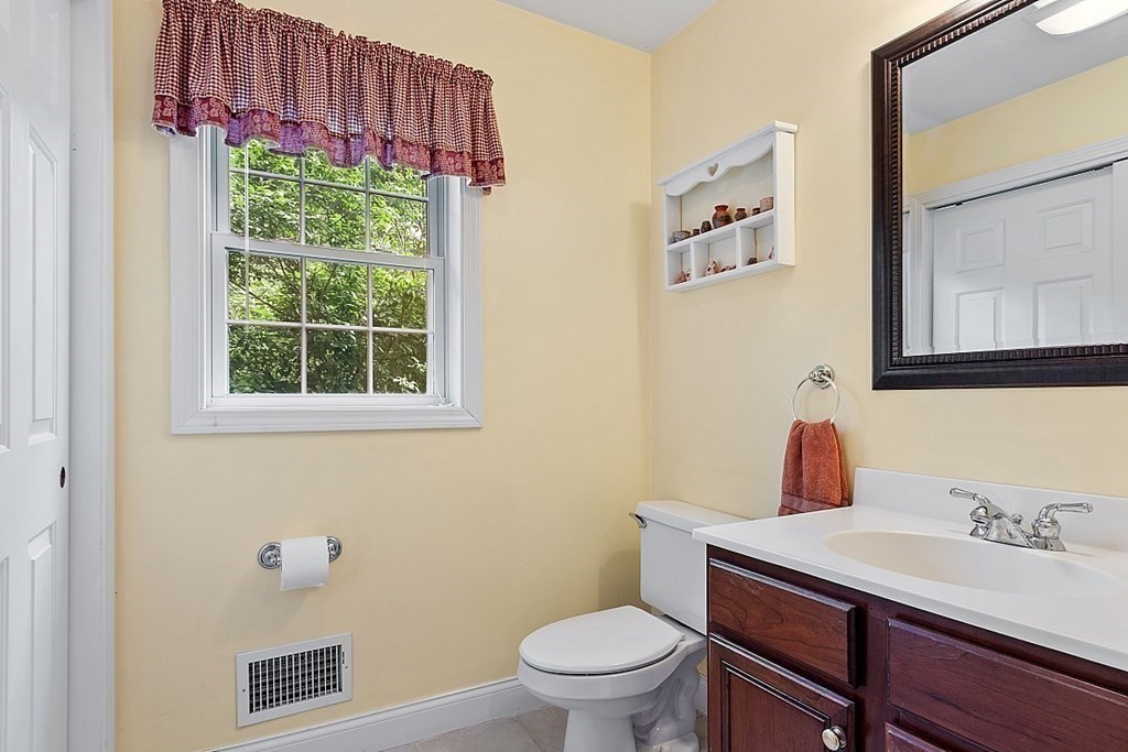 10 Bumpy Lane Methuen, MA 01844 - Photo 12 of 42