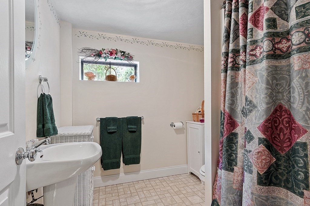 10 Bumpy Lane Methuen, MA 01844 - Photo 17 of 42