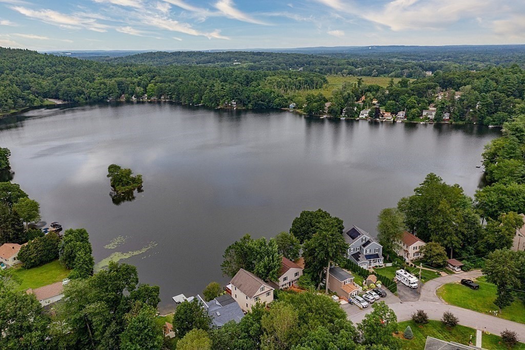 10 Bumpy Lane Methuen, MA 01844 - Photo 3 of 42