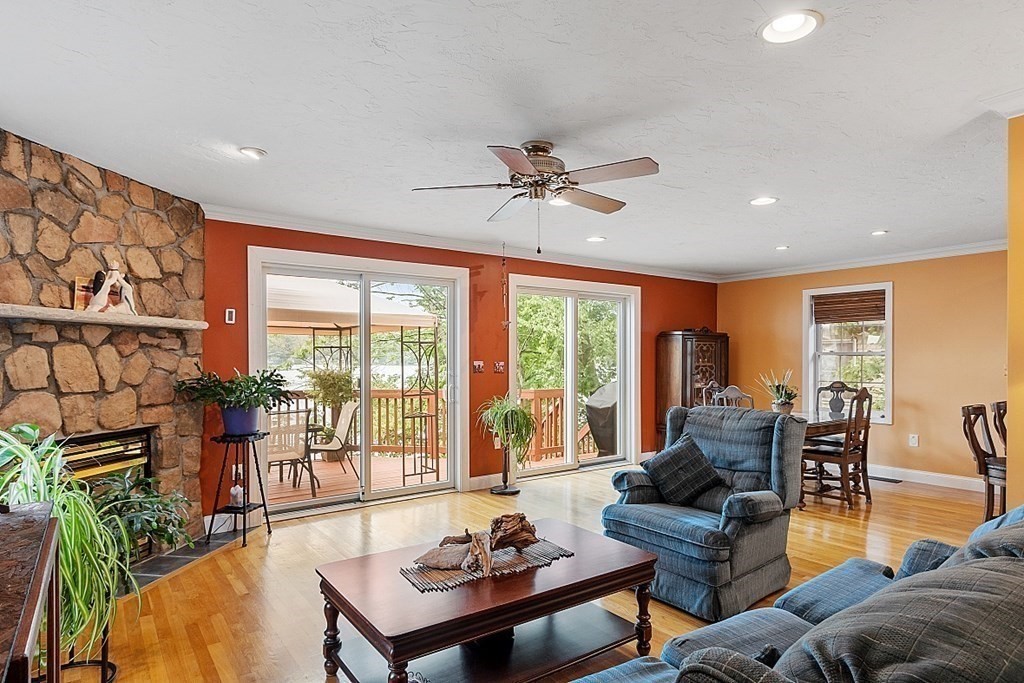 10 Bumpy Lane Methuen, MA 01844 - Photo 4 of 42