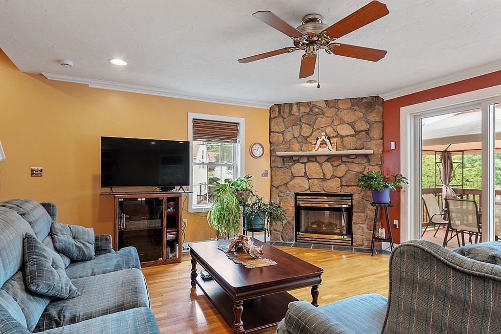 10 Bumpy Lane Methuen, MA 01844 - Photo 5 of 42