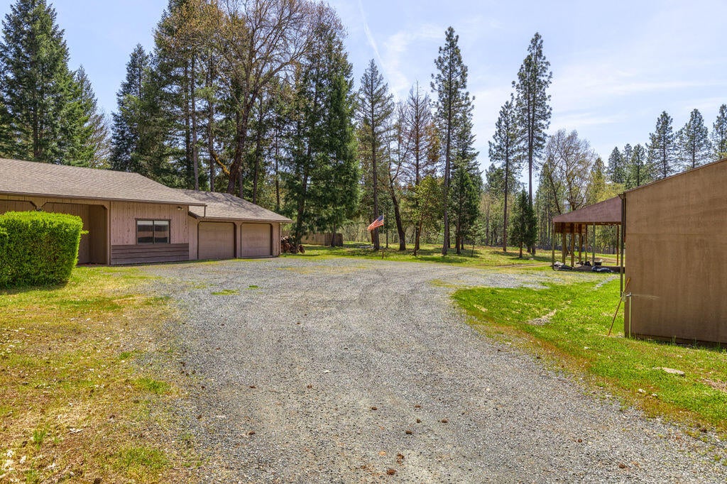 2036 Pleasant Creek Road Rogue River, OR 97537 - Photo 37 of 39 Driveway