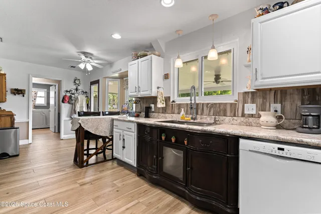 $489,000 | 1985 Flashy Lane, Malabar, FL 32950