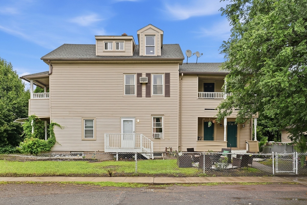 161 New Bridge Street West Springfield, MA 01089 - Photo 2 of 38