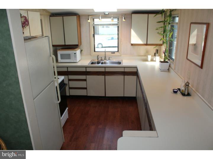 102 Ivy Hill Road Levittown, PA 19057 - Photo 8 of 22 Kitchen