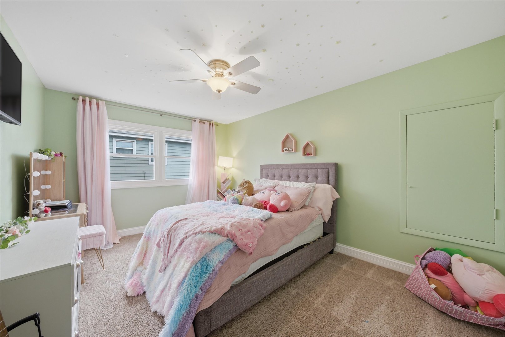 748 Ash Street Flossmoor, IL 60422 - Photo 5 of 21 a bedroom with a bed and a chandelier
