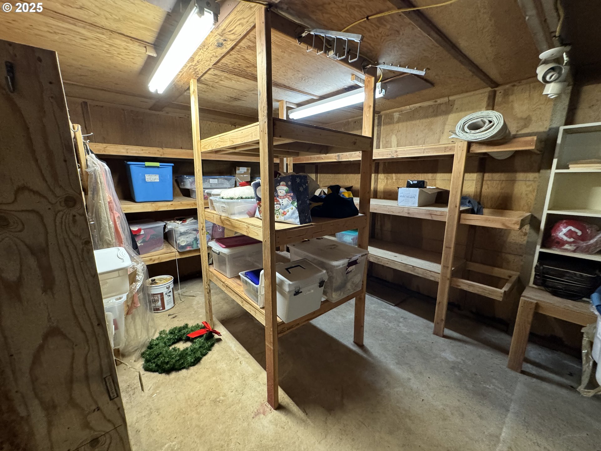 63586 Isthmus Heights Road Coos Bay, OR 97420 - Photo 40 of 43