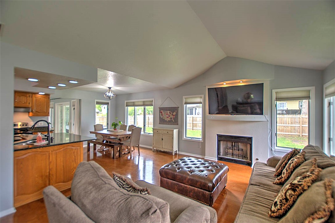 2575 Deerfield Court Decatur, IL 62521 - Photo 13 of 34