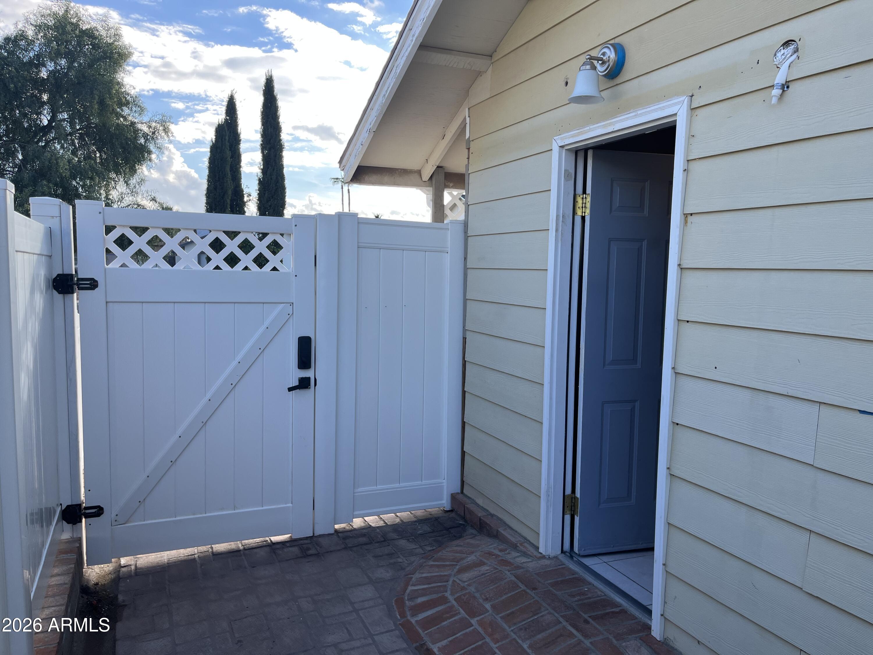 4112 West Hearn Road Phoenix, AZ 85053 - Photo 8 of 13 a view of entryway
